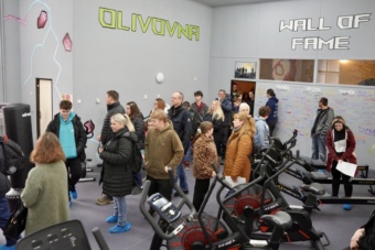 Zájemci v posilovně.