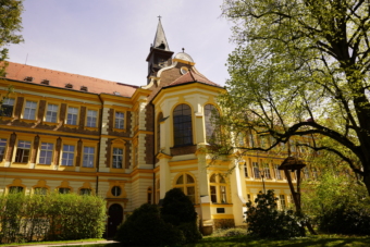 Olivova léčebna - hlavní budova.